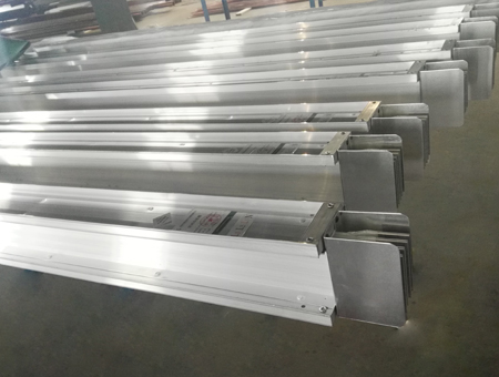 簡述封閉母線槽的種類、性能和 性